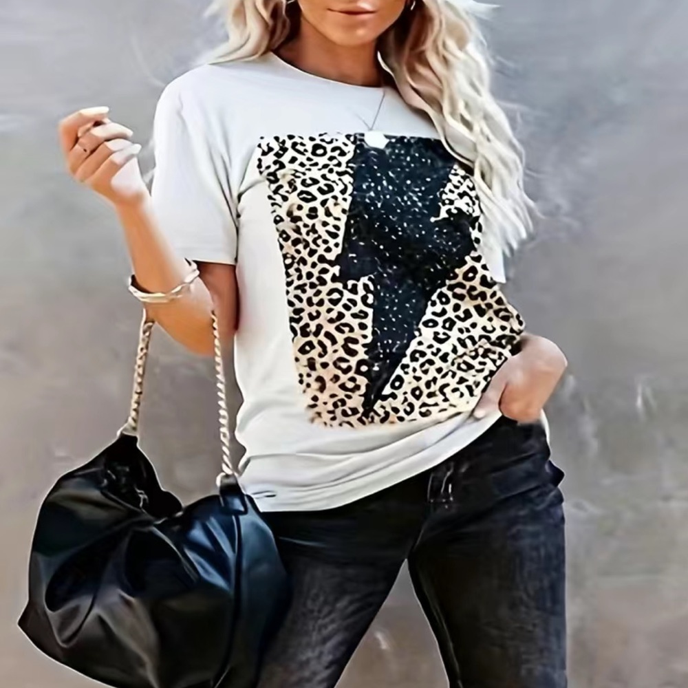 Leopard/Lightning T-shirt - 1 left!! Size 16